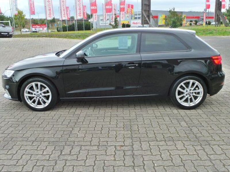 Audi A3 1.6 TDI  sport Klima Navi PDC SHZ