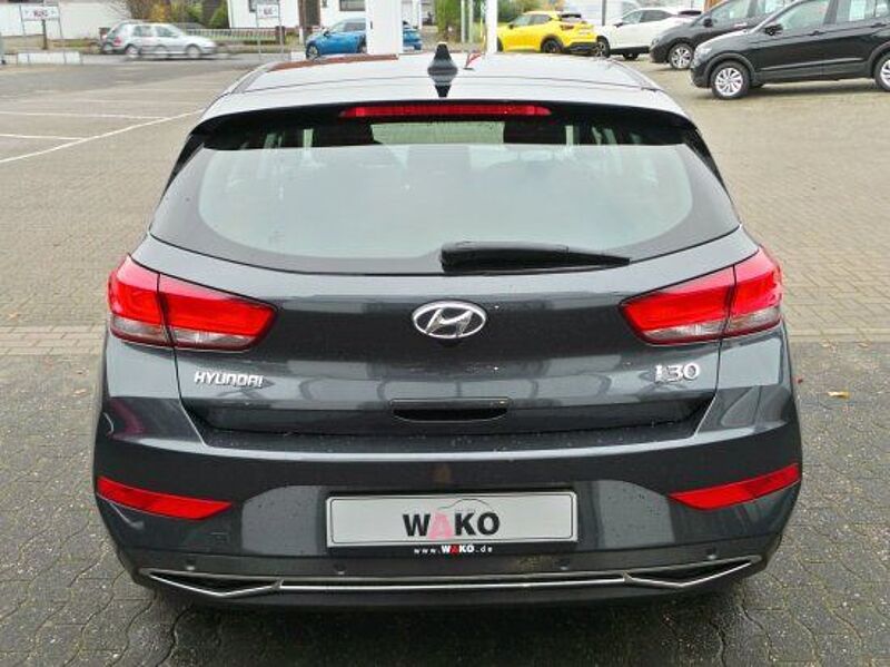 Hyundai i30 1.0 T-GDI Trend  R-kamera Temp. Navi SHZ Kli