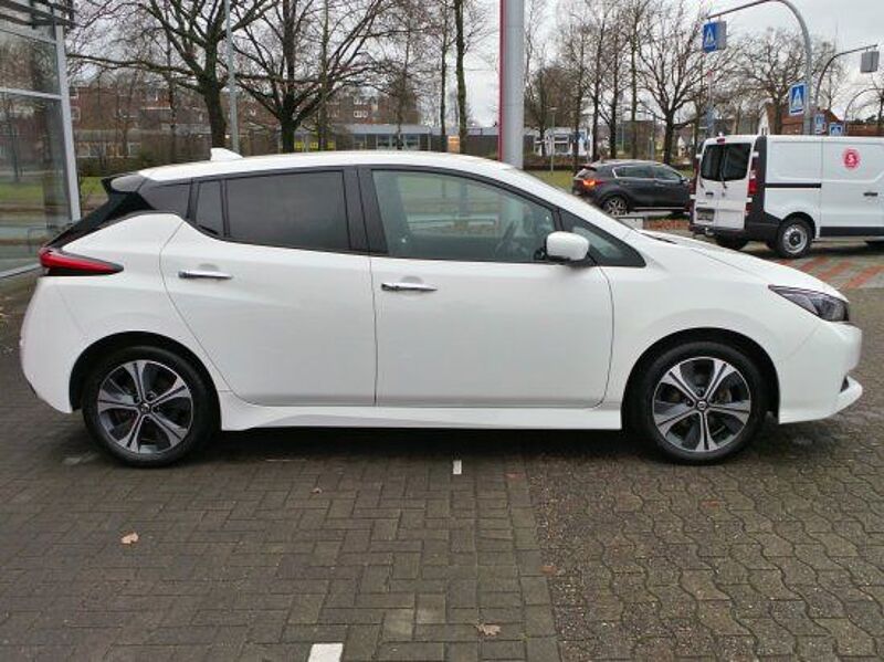 Nissan Leaf N-Connecta 40 kWh 360° Navi Abstandstemp. K